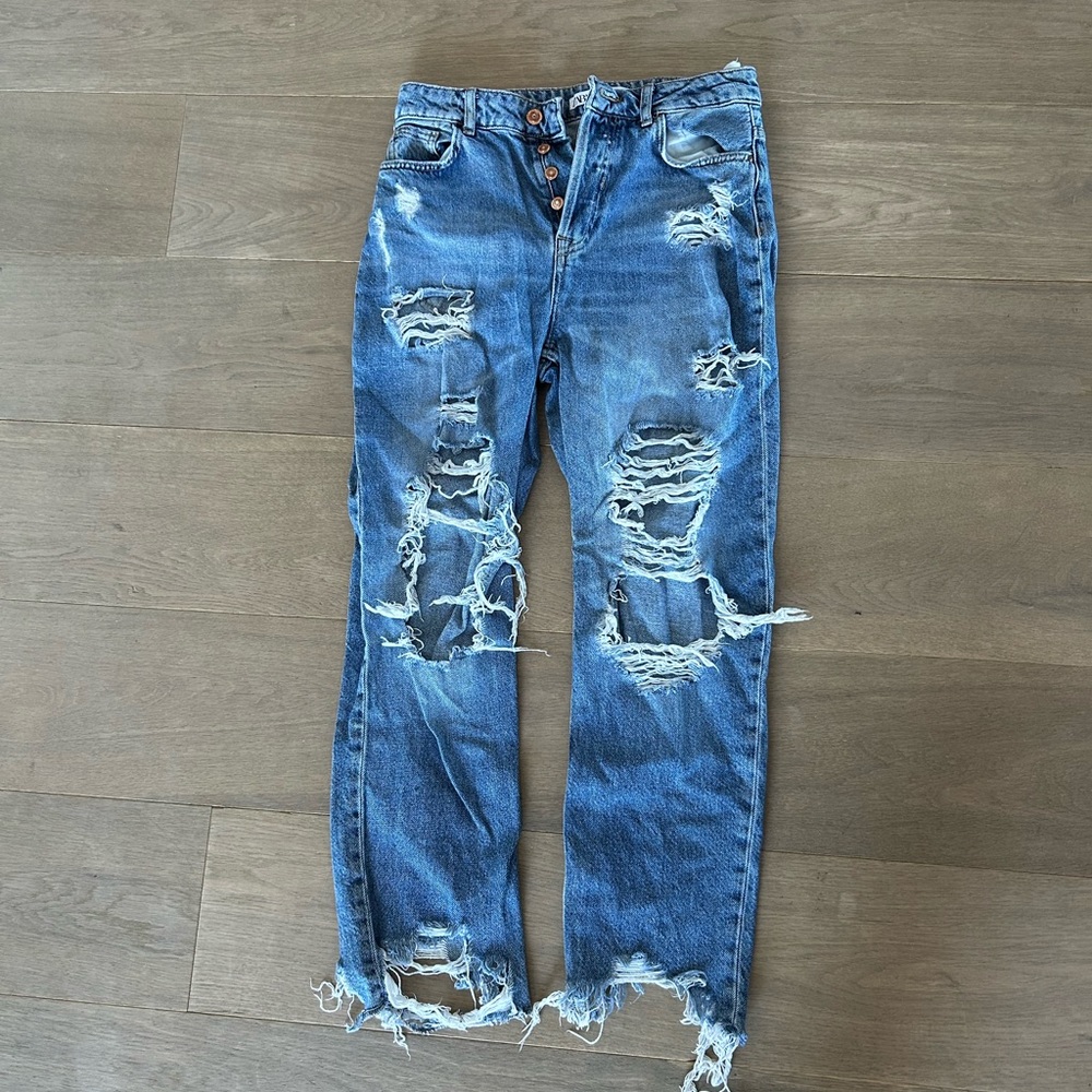 Ripped Zara Jeans - Size 4 - Loose fit